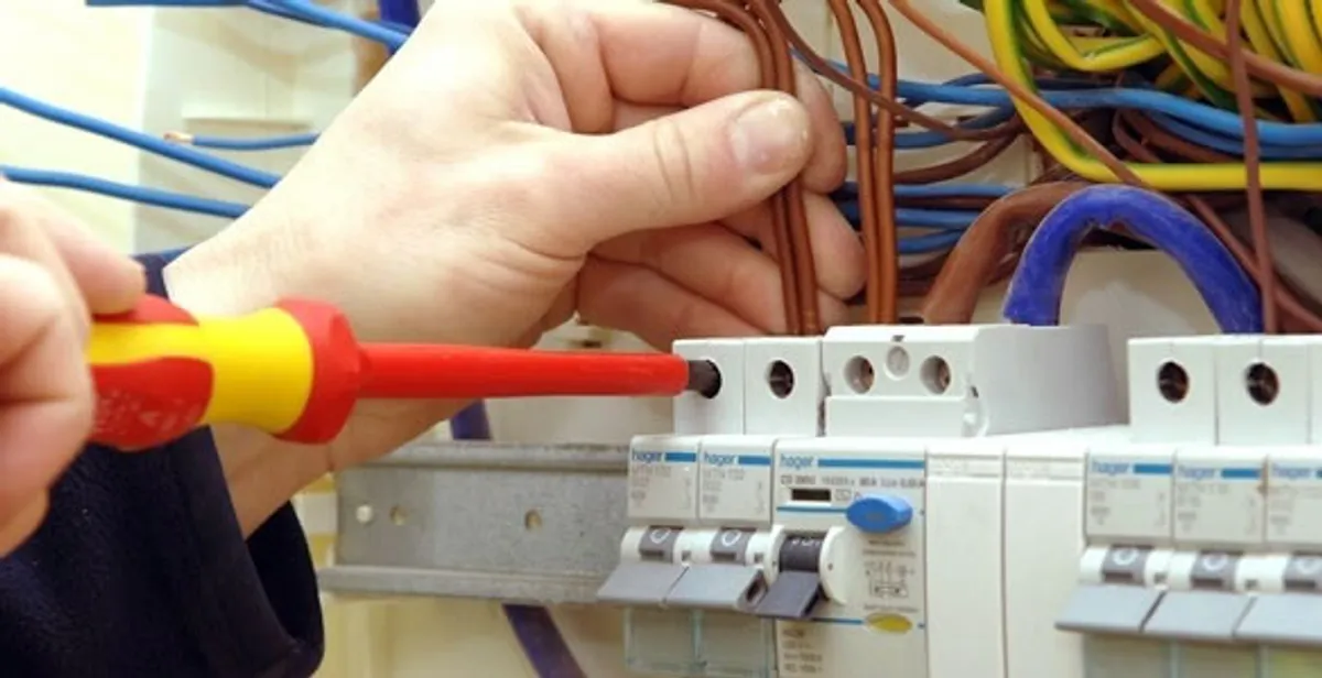 electrician services performing professional electrical panel wiring and connections in Fort Lauderdale, FL