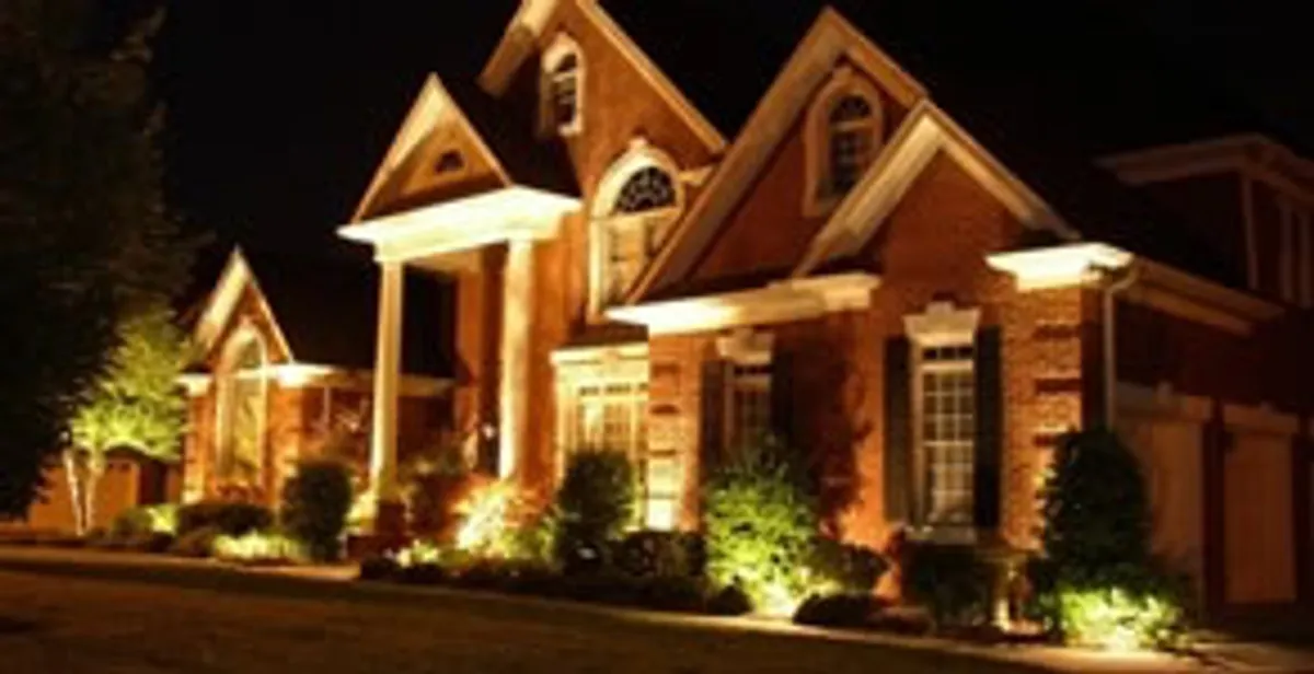 electrician services providing professional exterior electrical lighting in Fort Lauderdale, FL