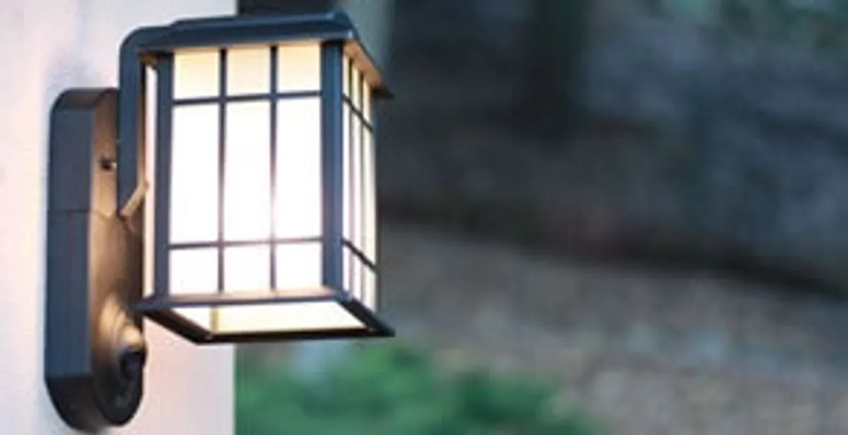 security light installation services with professionally mounted exterior wall light in Fort Lauderdale, FL